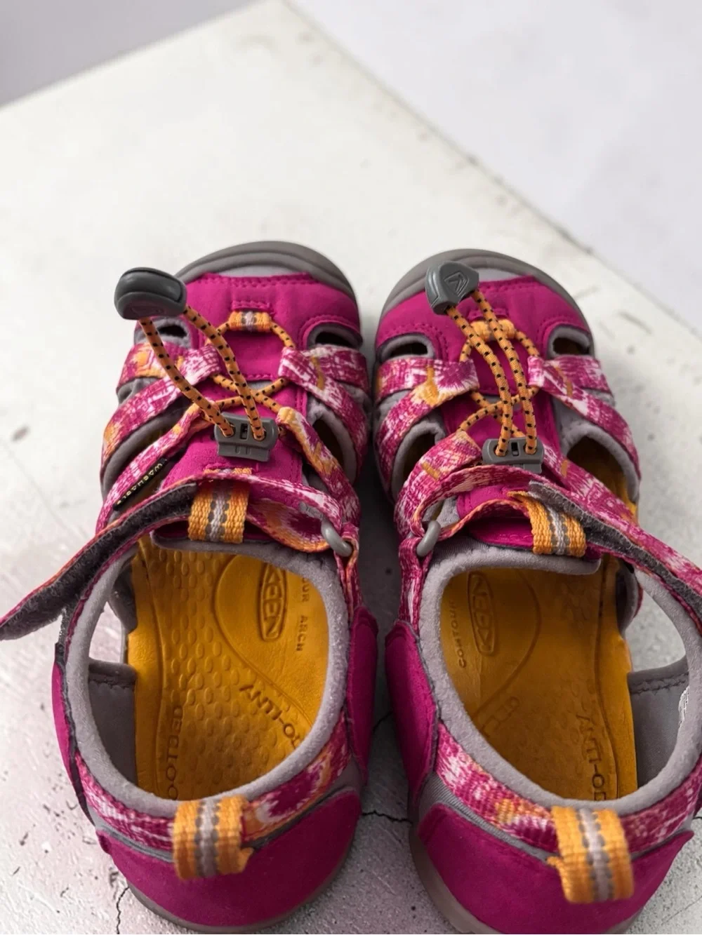 KEEN Girls Youth Size 1 Pink Newport H2 Water Hiking Sandals